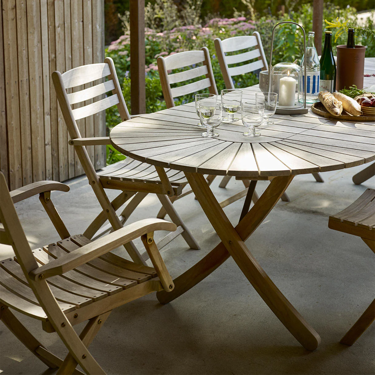 Selandia Oval Folding Teak Table - Image 4