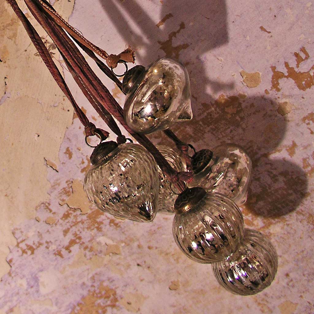Silver Mercury Baubles set of 6 - Image 3