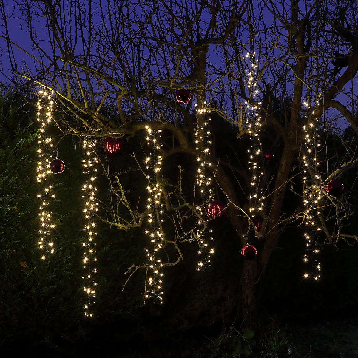 Snowing LED Cascade Cluster String Lights - Image 4