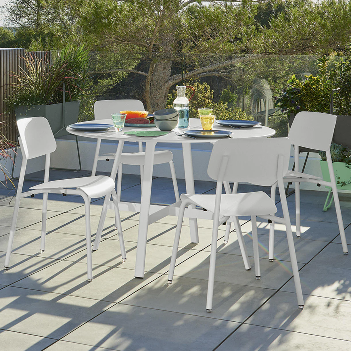 SO'O Round Dining Table - Image 2