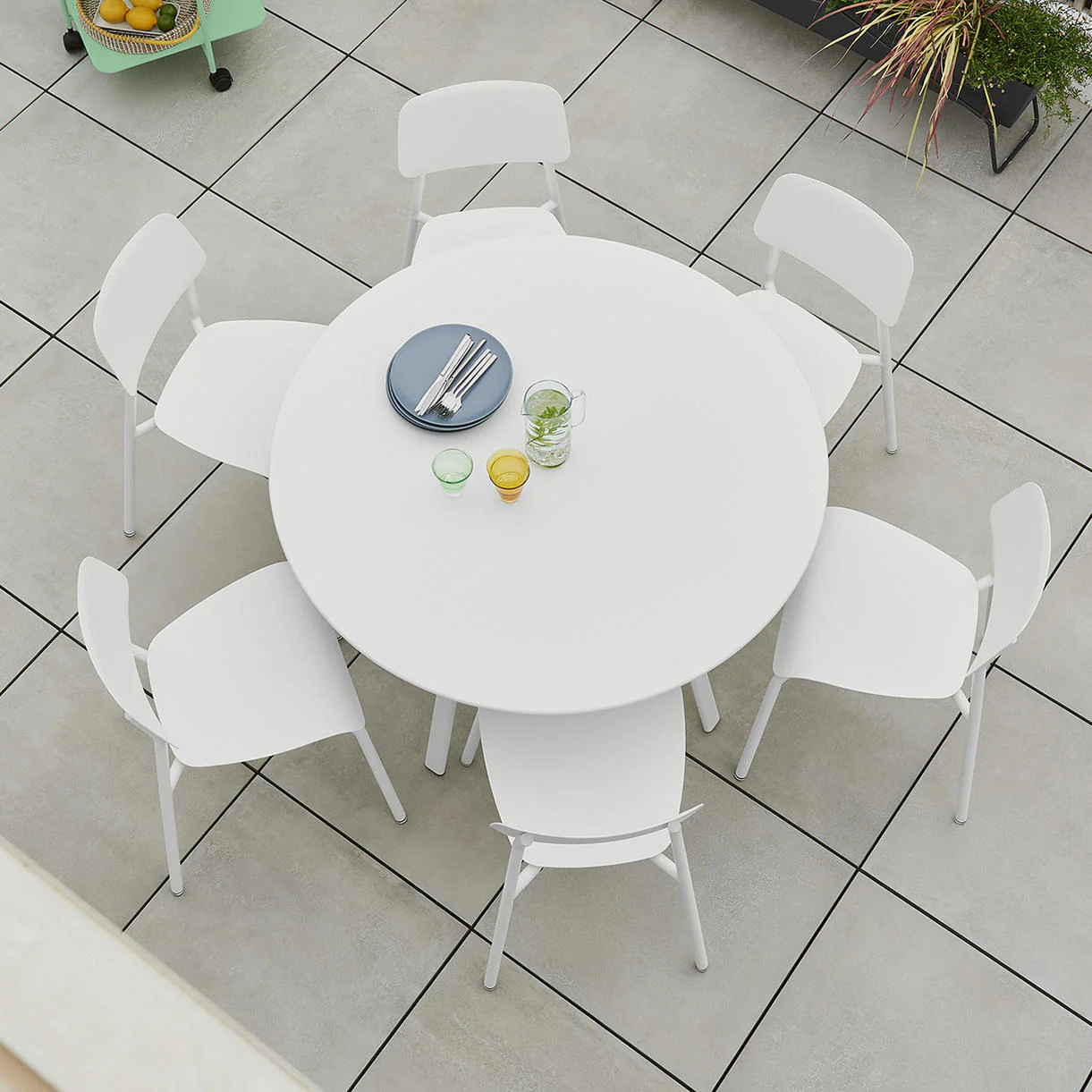 SO'O Round Dining Table - Image 4