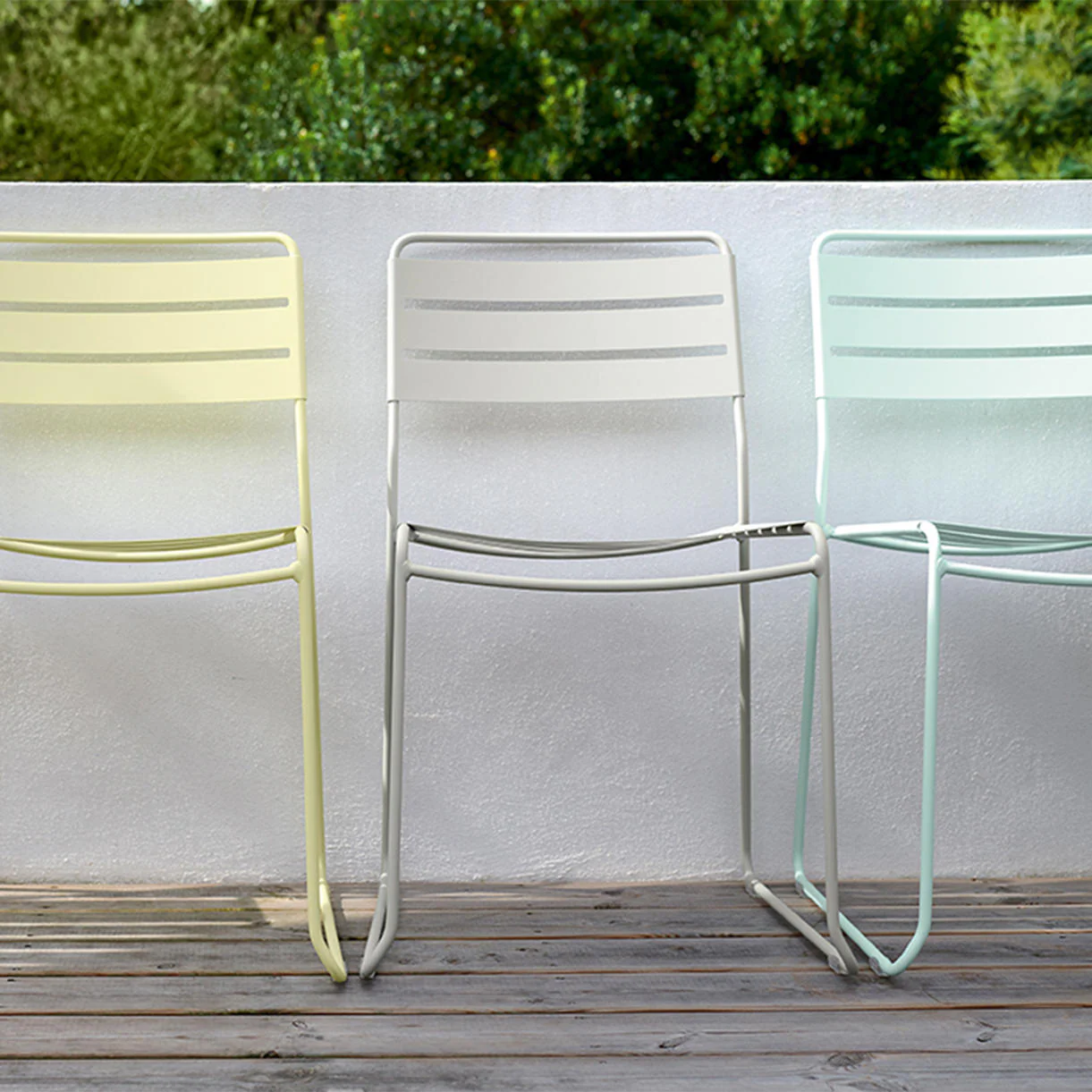 Surprising Chair - Image 3