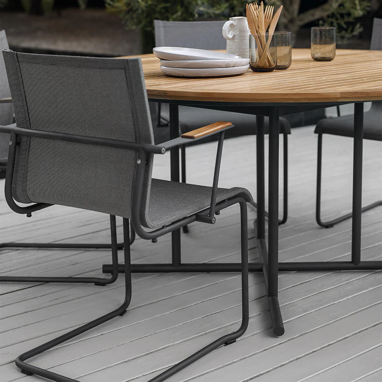 Sway Stacking Chairs with Arms - Image 4